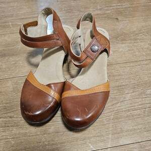 Clarks Collection Womens 10 M Brown Leather Mary Jane Comfort Heel Shoes